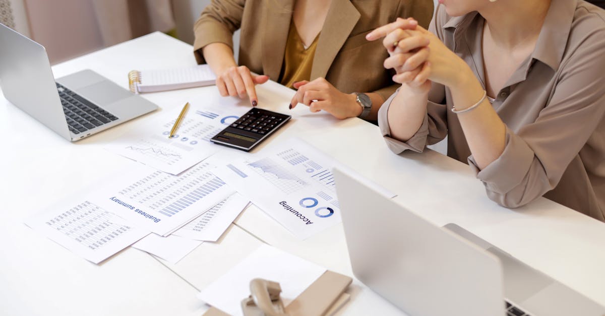What are the 3 main types of analytical reports?